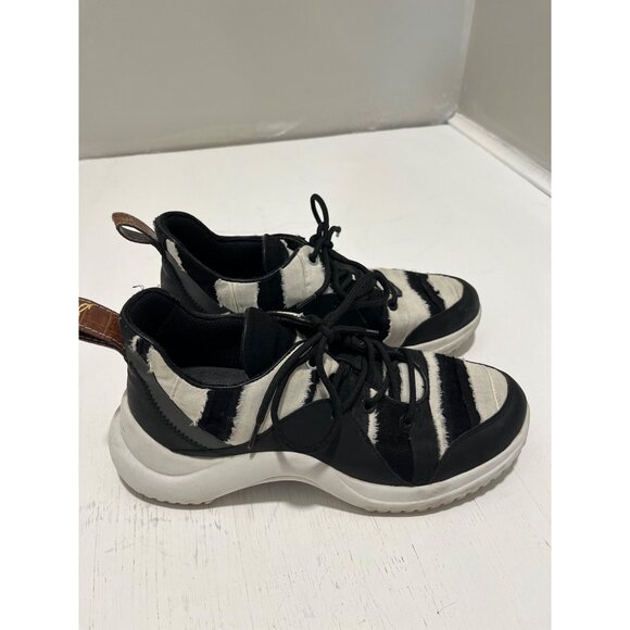 Sam Edelman Women's Black & White Striped‎ Sneakers Size 8M EUR 38 - Picture 3 of 15